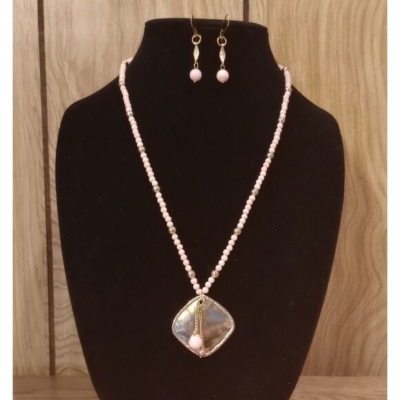 Vintage Marbled Peach Glass Beaded Gold Tone Pendant 23-25" Necklace & Earrings - Picture 1 of 6